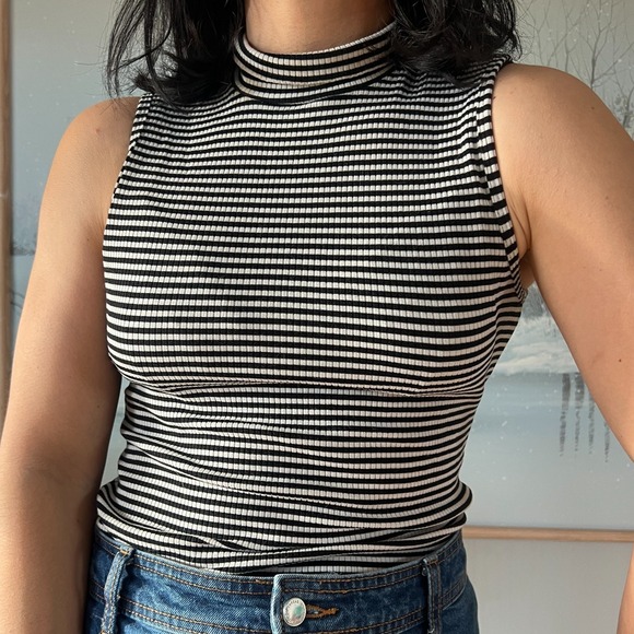Athleta Tops - Athleta Striped Sleeveless Turtleneck Top Black White Ribbed‎ Womens Small